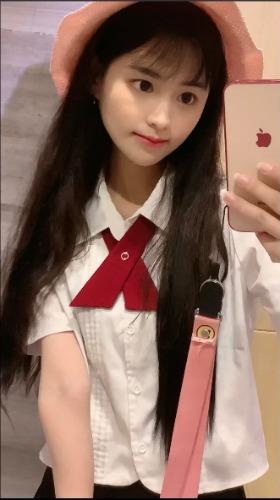 分享瘦小可爱的小萝莉